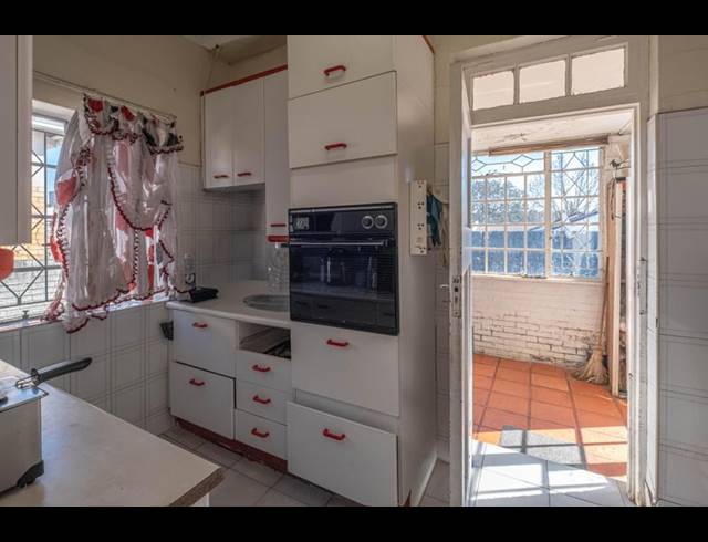 3 BEDROOM HOUSE FOR SALE IN KENSINGTON